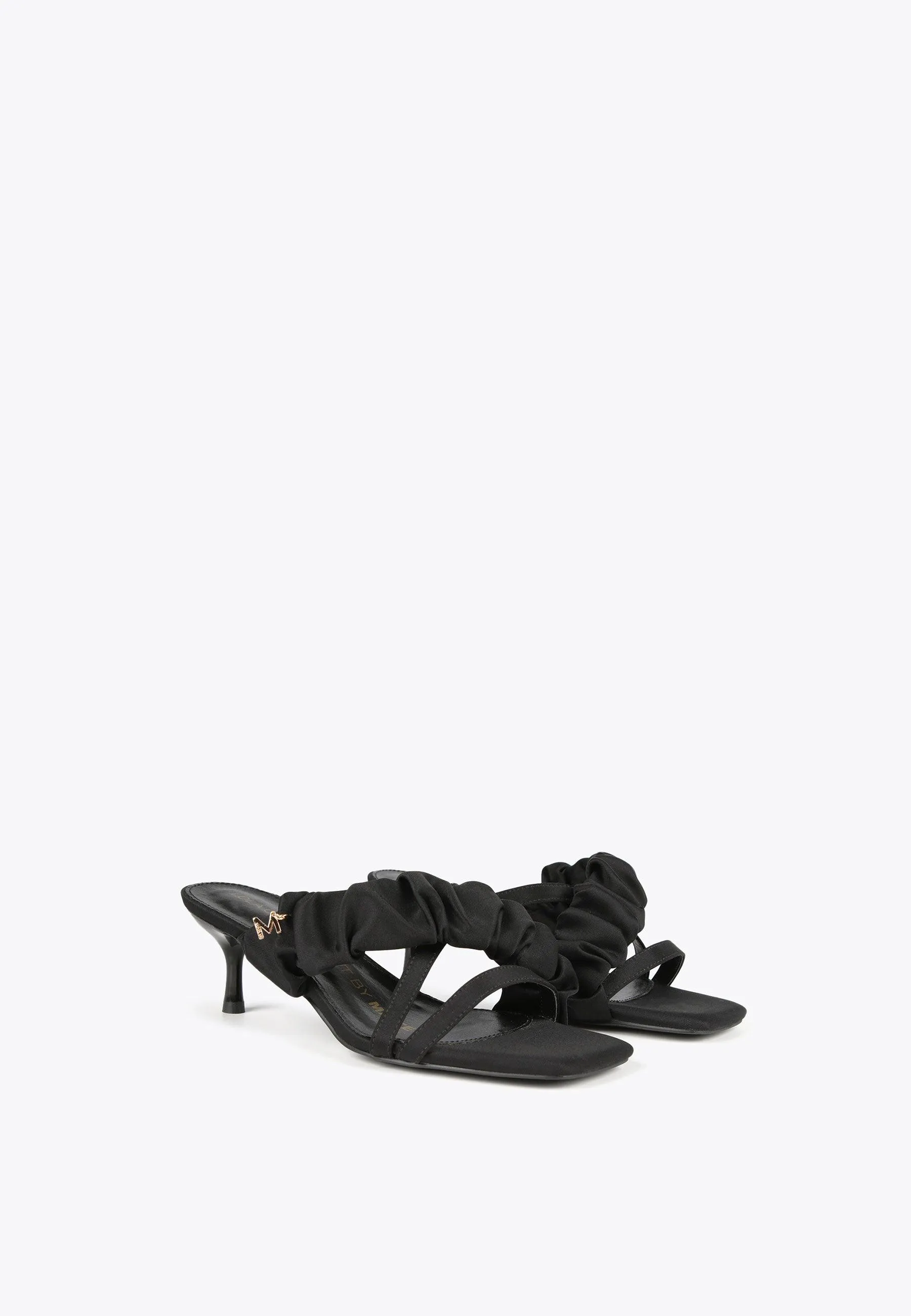 Heeled sandals with gathering