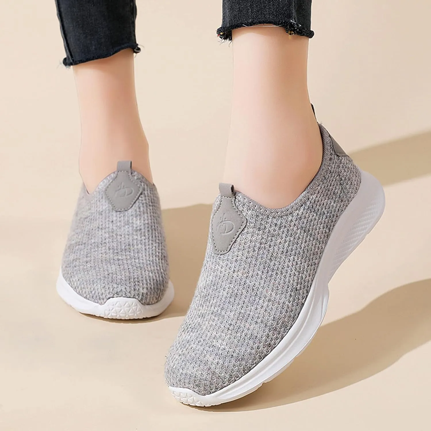 Women Lightweight Slip On Shoes Casual Comfortable Walking Sneakers Canvas Flats Non Slip Breathable Loafers