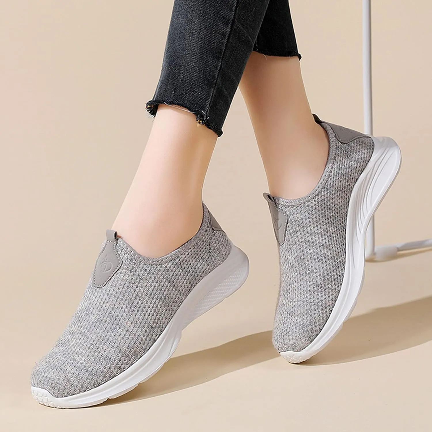 Women Lightweight Slip On Shoes Casual Comfortable Walking Sneakers Canvas Flats Non Slip Breathable Loafers