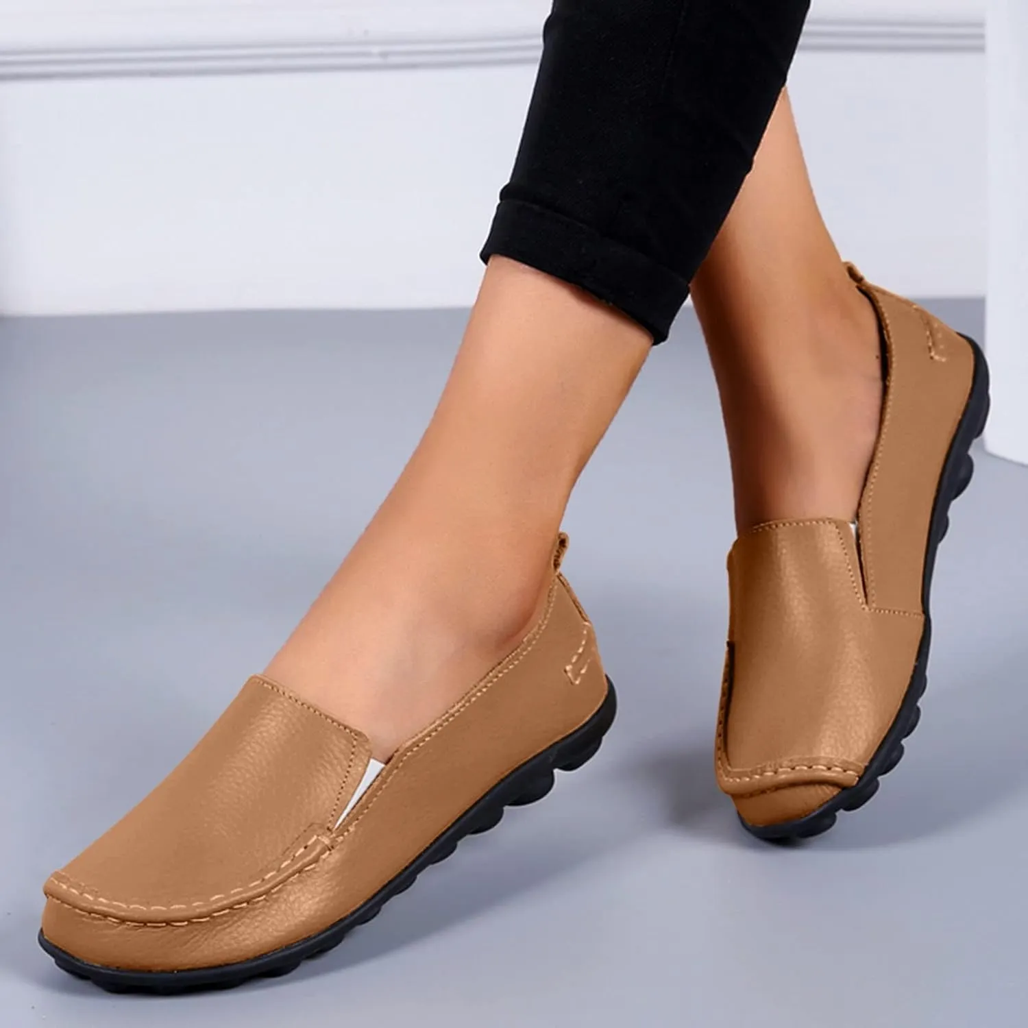 Women's Wide Loafers Slip on Flat Shoes Comfort Penny Loafers with Arch Support Dressy Moccasins Shoes Office Shoes